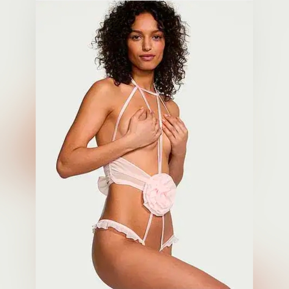 Very SexyChiffon Rosette Open-Cup Crotchless Teddy